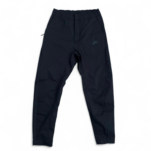 Nike mens Club Woven Tapered black Pants - Picture 1 of 6